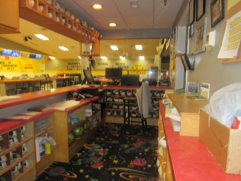 More Photos Of 1103 S Central Ave, Laurel Bowling Alley For Sale