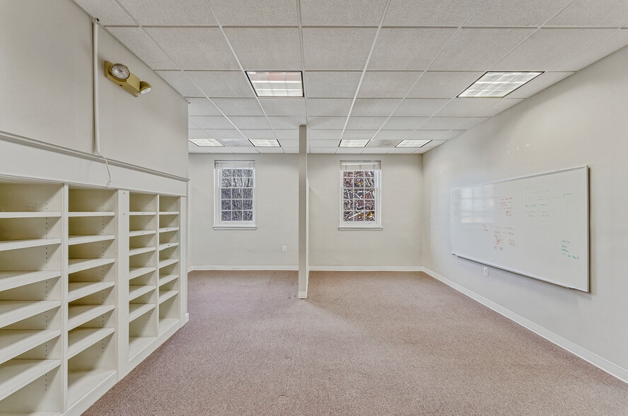 More Photos Of 728 S Washington St, Alexandria Office For Lease
