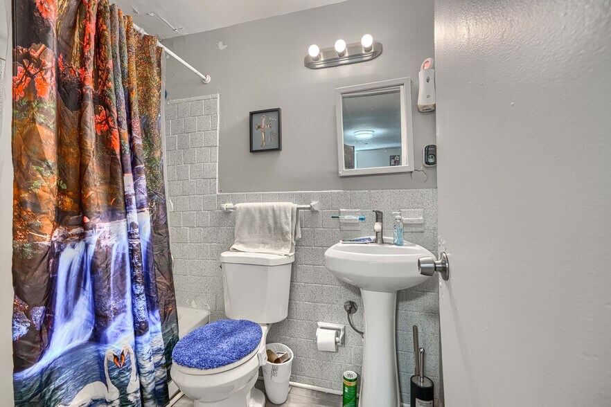 More Photos Of 5461 Cedonia Ave, Baltimore Apartments For Sale