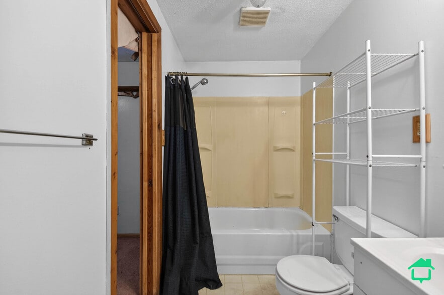 More Photos Of 12763 Ostrander Rd, Maybee Supermarket For Sale