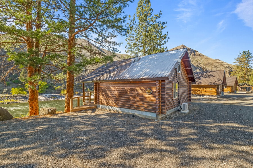 More Photos Of 13706 US 95, White Bird Trailer Camper Park For Sale