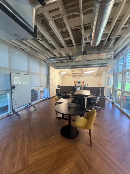 More Photos Of 80 Willow Rd, Menlo Park Office For Lease