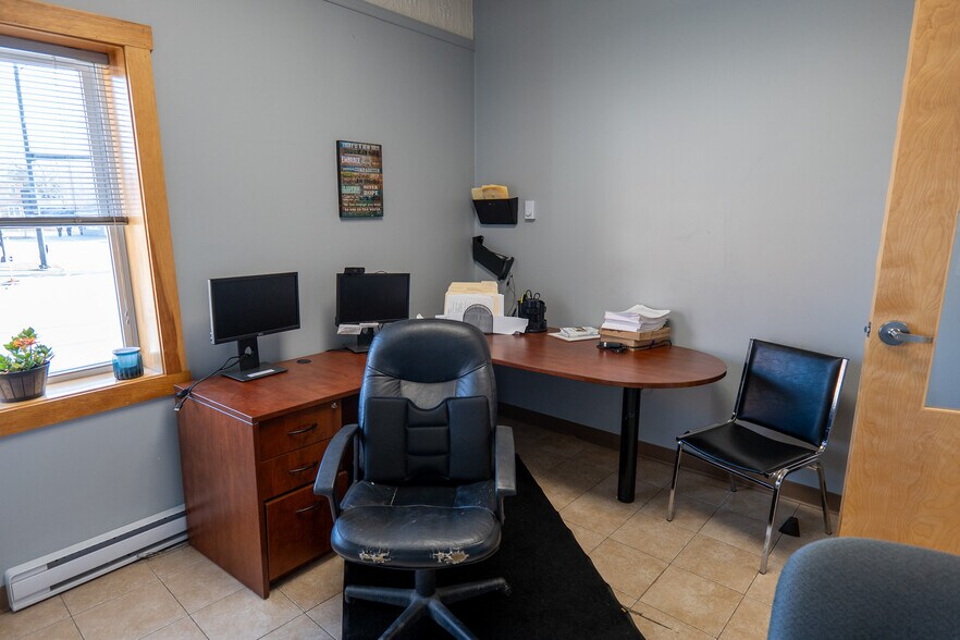 More Photos Of 4 Market Sq, Houlton Office For Sale