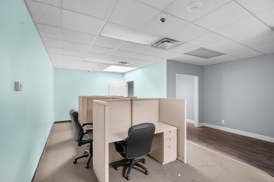 More Photos Of 451-457 Sunrise Hwy, Lynbrook Storefront Retail Office For Lease