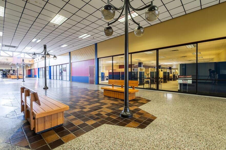 More Photos Of 1260 Monroe St NW, New Philadelphia Medical For Lease