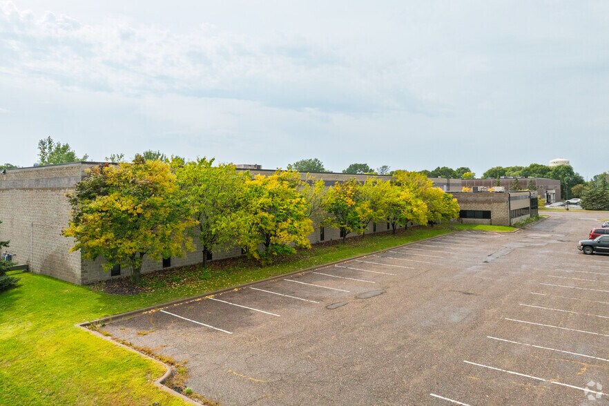 More Photos Of 900 Mckinley St, Anoka Manufacturing For Sale
