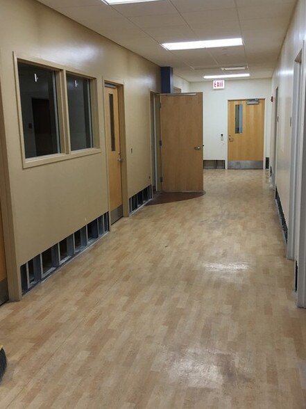 More Photos Of 901-934 Center St, Elgin Hospital For Sale