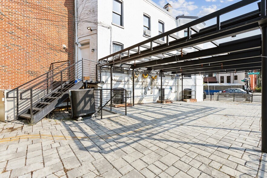 More Photos Of 925 U St NW, Washington Restaurant For Lease