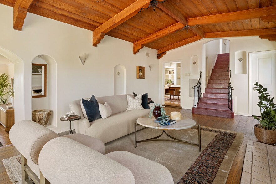 More Photos Of 3700 Arbolada Rd, Los Angeles Apartments For Sale