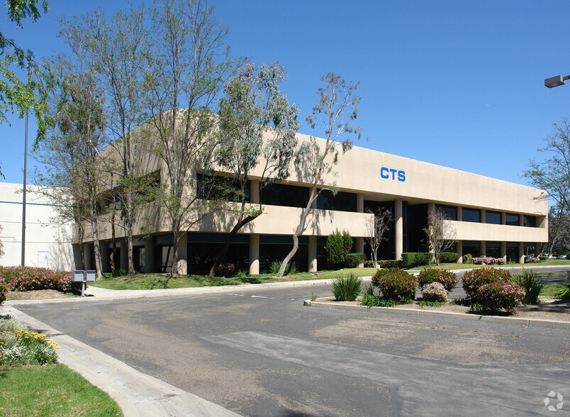 200 Science Dr, Moorpark, CA 93021 Flex/R&D For Lease