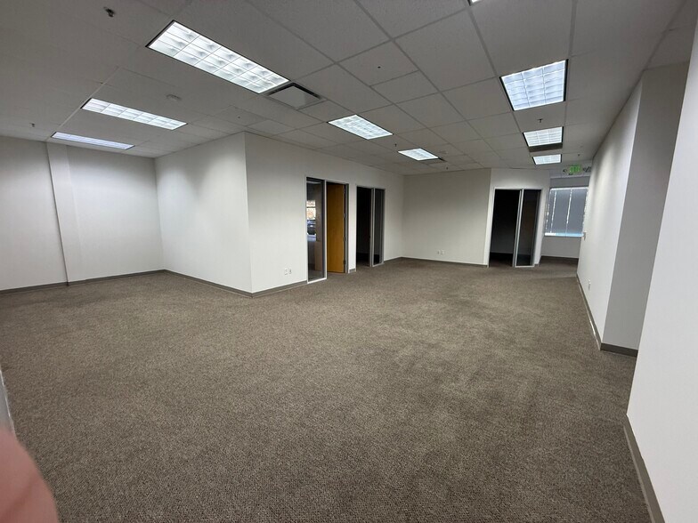 More Photos Of 2526 Qume Dr, San Jose Light Distribution For Lease