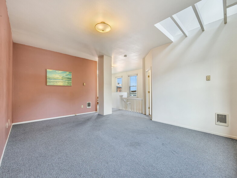 More Photos Of 1178 Franklin Ave, Astoria Office For Sale