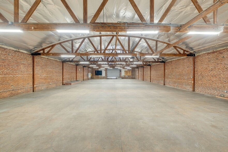 Primary Photo Of 236 W 18th St, Los Angeles Warehouse For Sale