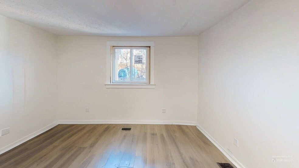 More Photos Of 130 High St, Upton Office For Lease