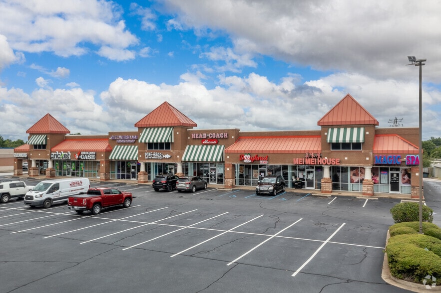 More Photos Of 654 Fairview Rd, Simpsonville Unknown For Lease