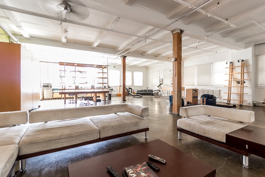 More Photos Of 2000 Brooklyn St, Detroit Office For Sale