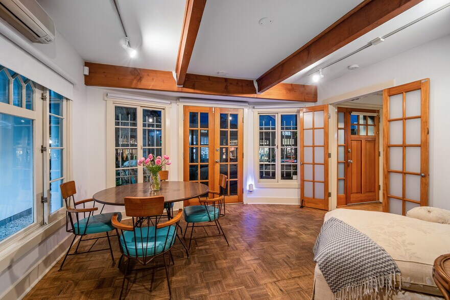 More Photos Of 1117 Abbot Kinney Blvd, Venice Loft Creative Space For Lease