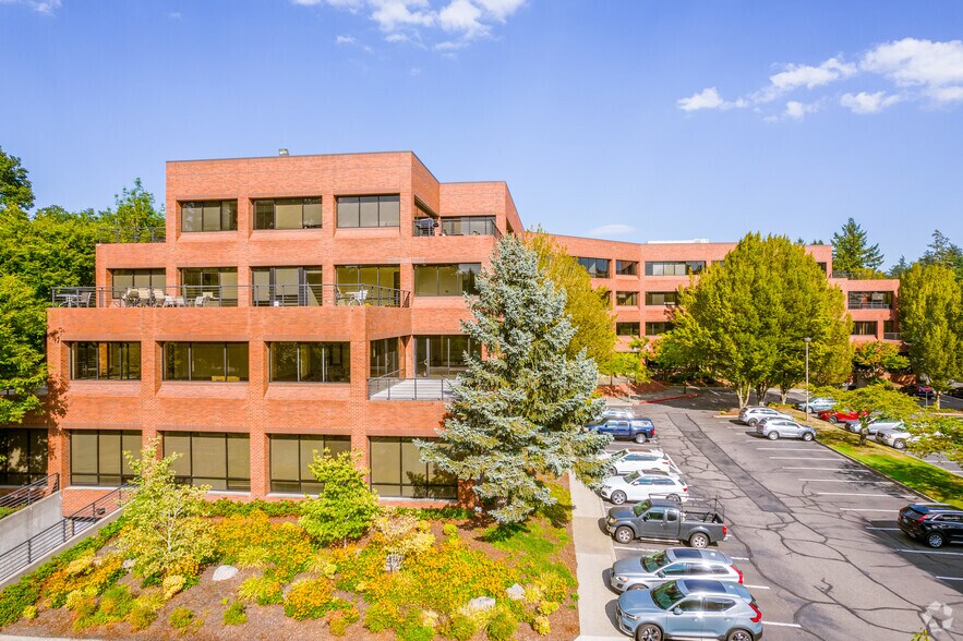 More Photos Of 5335 Meadows Rd, Lake Oswego Office For Lease