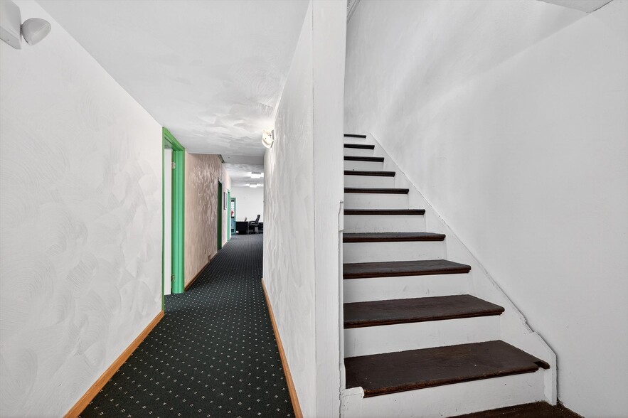 More Photos Of 210 E 5th Ave, Tarentum Office For Sale