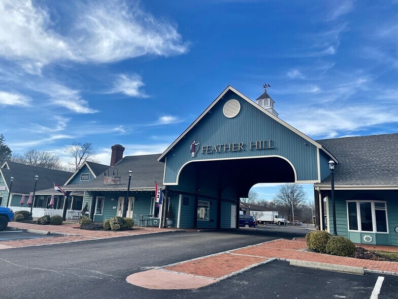 Primary Photo Of 53345 Main Rd, Southold Freestanding For Lease