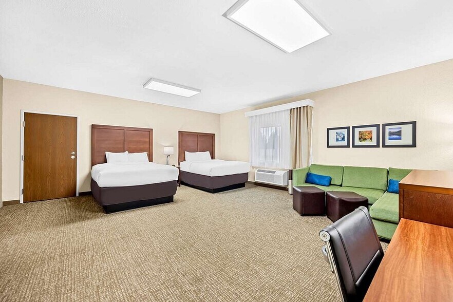 More Photos Of 3910 Outlook Blvd, Pueblo Hotel For Sale