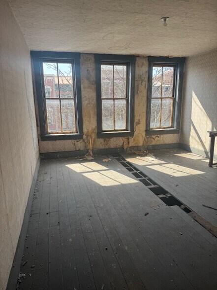 More Photos Of 225 E Main St, Madison Industrial For Sale