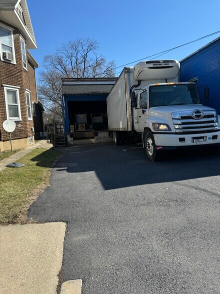 More Photos Of 181 S Whitfield St, Nazareth Office Residential For Sale