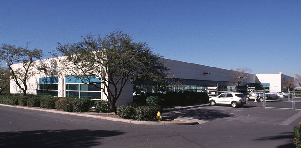 More Photos Of 2330 E Jones Ave, Phoenix Flex For Lease