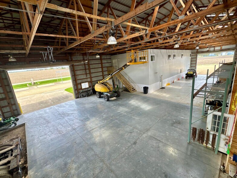 More Photos Of 5681 White Willow Rd, Minooka Specialty For Sale