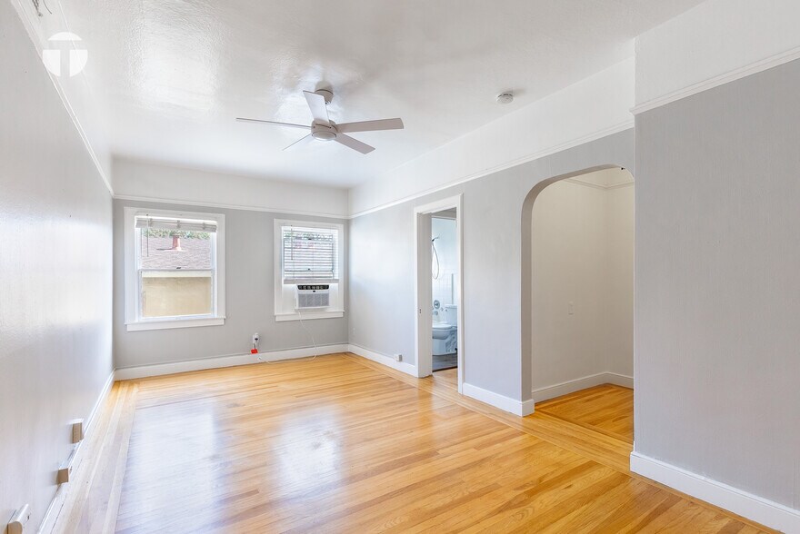 More Photos Of 916-926 22nd St, Sacramento Apartments For Sale