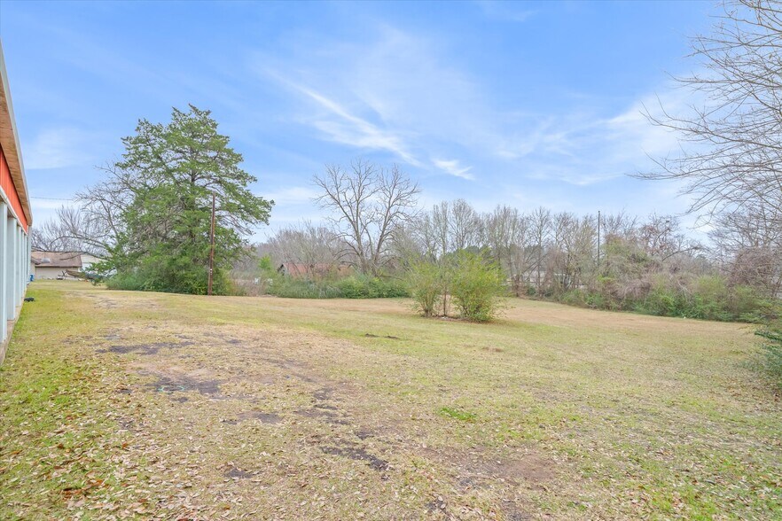 More Photos Of 601 Frank st, Grand Saline Self Storage For Sale