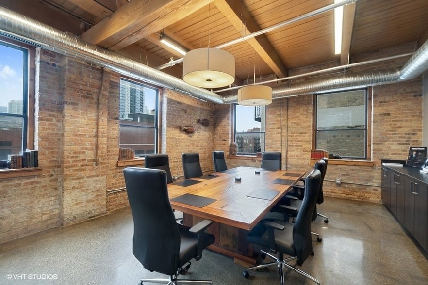 More Photos Of 401 W Ontario St, Chicago Loft Creative Space For Sale
