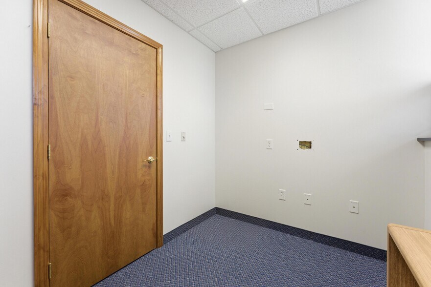 More Photos Of 75 Van Deene Ave, West Springfield Office For Lease