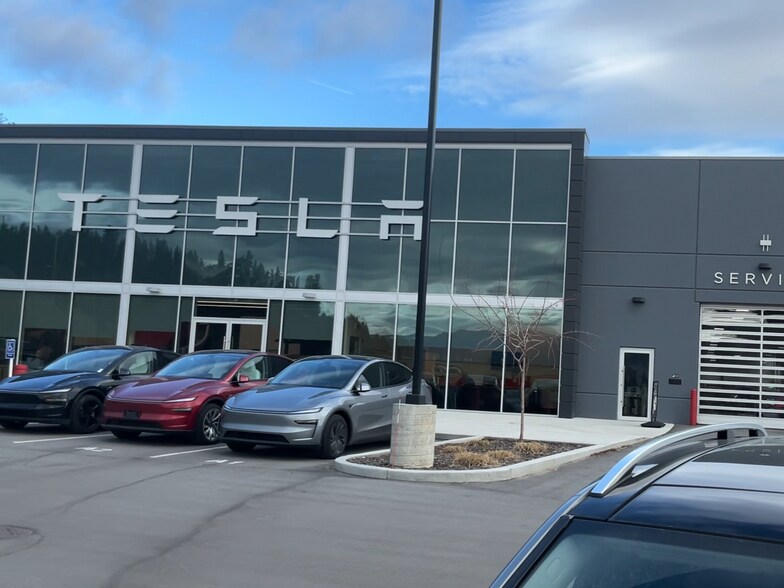 More Photos Of 2075 Matrix Cres, Kelowna Industrial For Sale