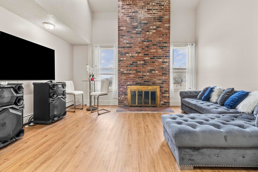 More Photos Of 380 Arch St, New Britain Apartments For Sale