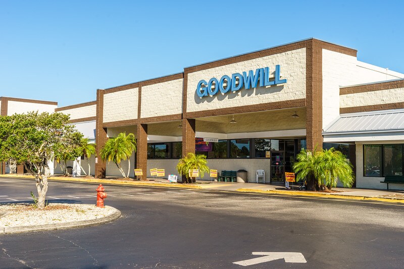 More Photos Of 3040-3102 College Ave, Ruskin Unknown For Lease