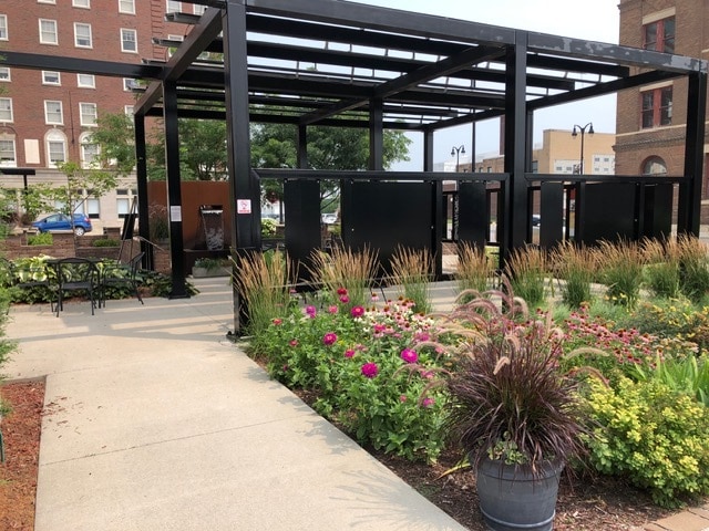 More Photos Of 125 E Main St, Marshalltown General Retail For Sale