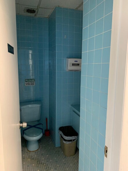 More Photos Of 1825 126th St, College Point Light Distribution For Lease