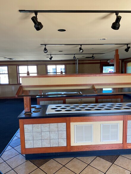 More Photos Of 1805 Beltline Rd SW, Decatur Storefront For Sale