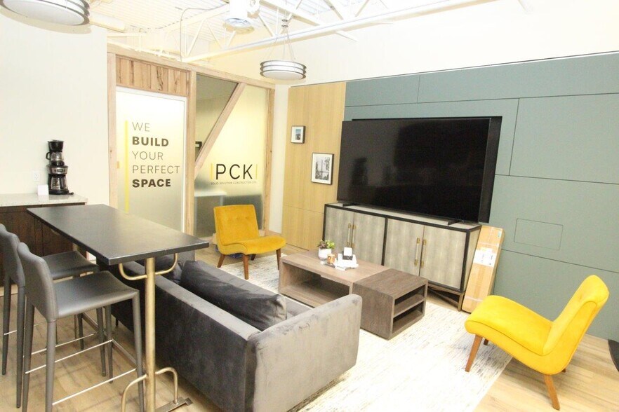 More Photos Of 2323 Boundary Rd, Vancouver Light Distribution For Sale