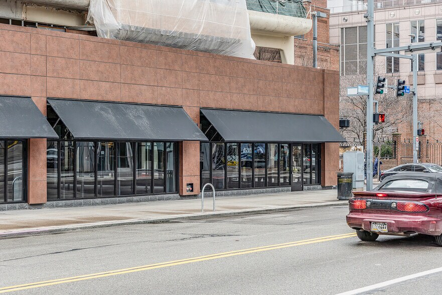 More Photos Of 202 6th St, Pittsburgh Parking Garage For Lease
