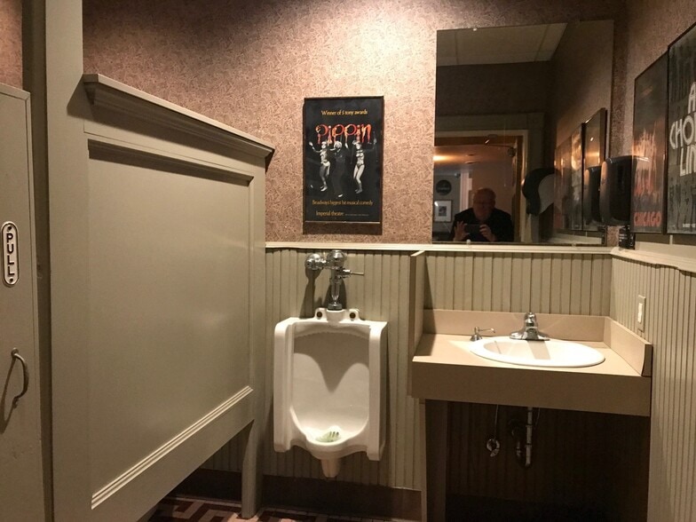 More Photos Of 2651 W Jefferson, Trenton Restaurant For Lease