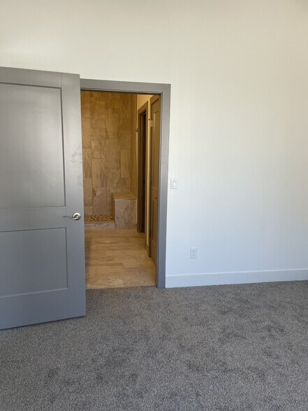 More Photos Of 581 W Indian Creek Dr, Grand Junction Multifamily For Sale