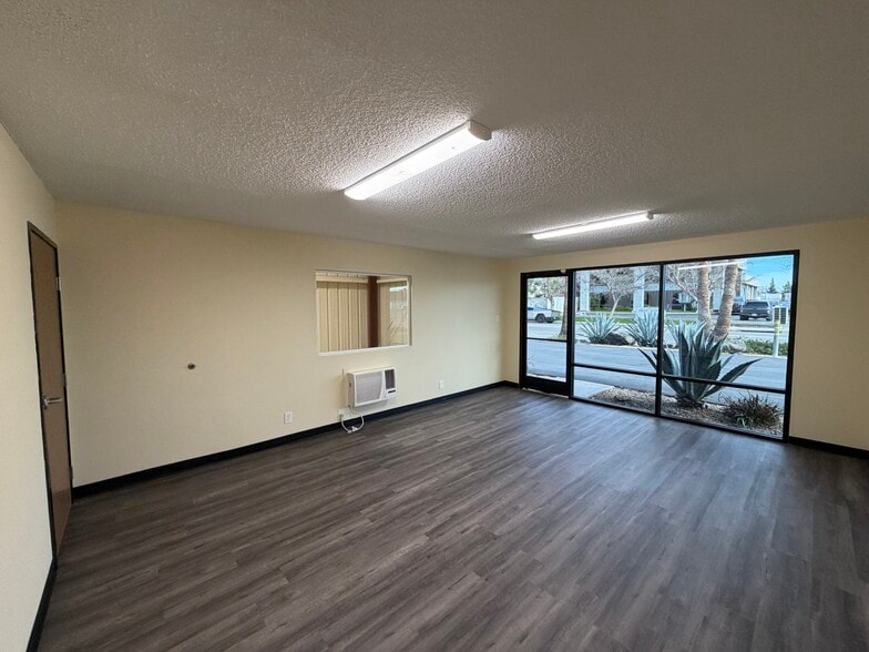 More Photos Of 4551 Grissom St, Bakersfield Warehouse For Sale