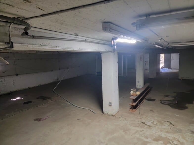 More Photos Of 425 Appian Way, El Sobrante Freestanding For Sale