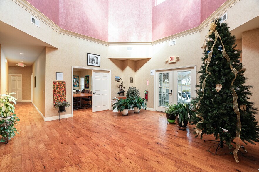 More Photos Of 130 Willowcreek Blvd, Sweetwater Medical For Sale