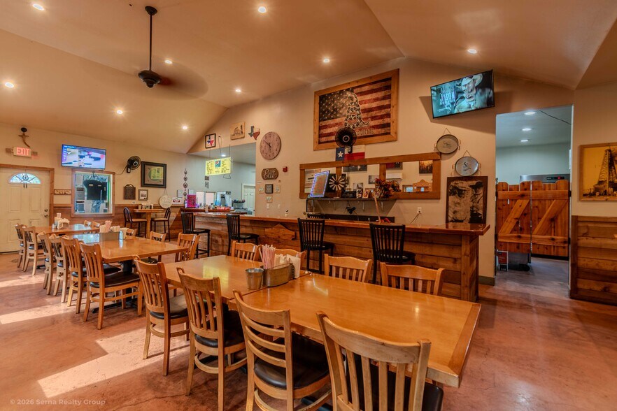 More Photos Of 3710 Waterwood Pass, Elmendorf Restaurant For Sale
