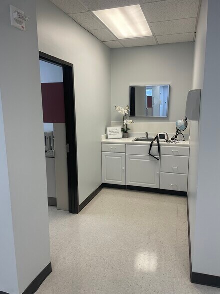 More Photos Of 19411 McKay Blvd, Humble Medical For Lease