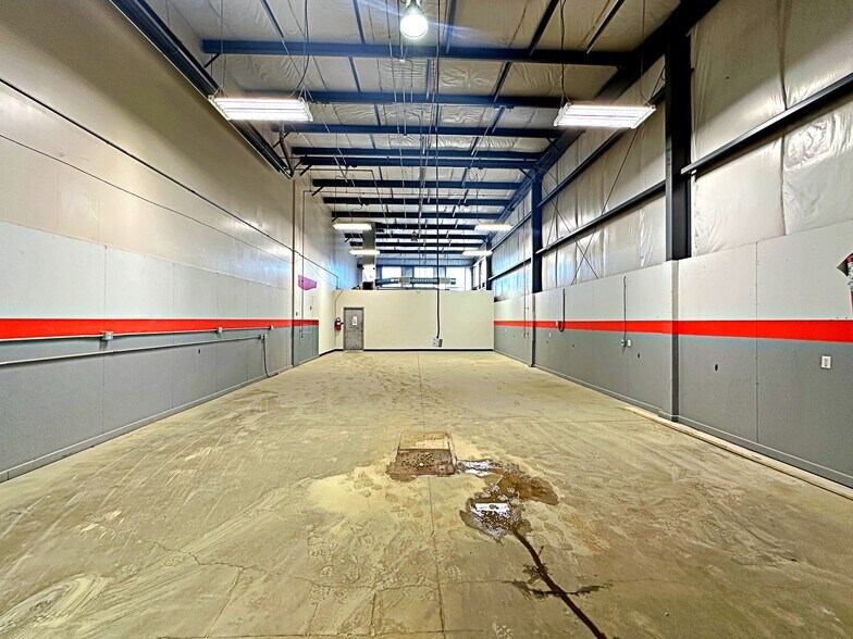 More Photos Of 380 Mackenzie Blvd, Fort McMurray Warehouse For Lease