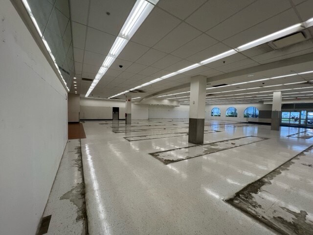 More Photos Of 301 Makaala St, Hilo Drugstore For Lease